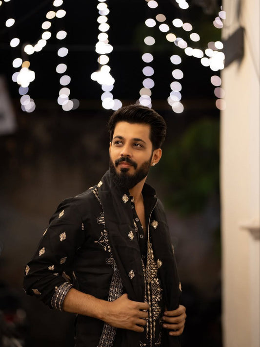 Foral Embroidered Kurta Pyjama with Stole