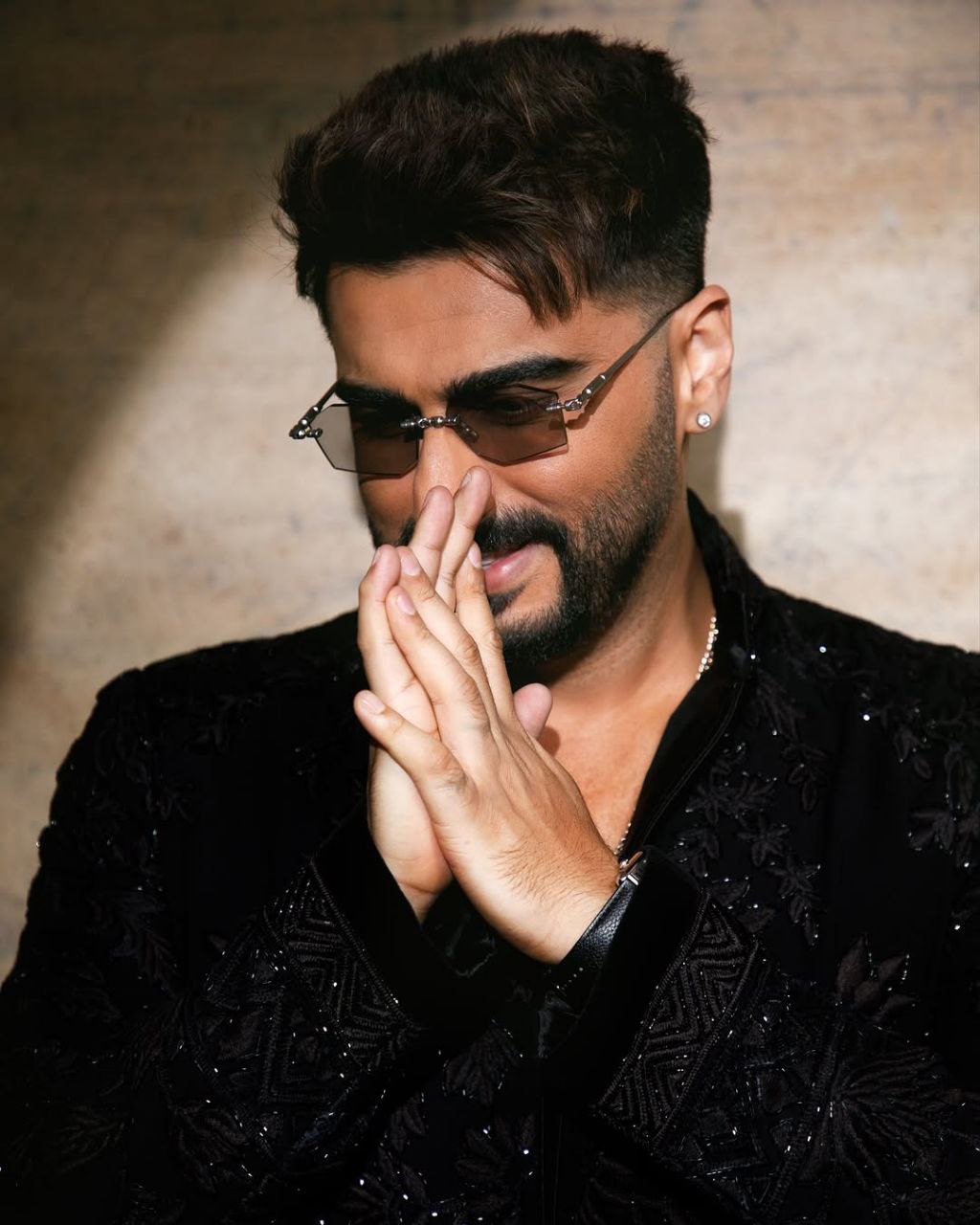 Black Motif Embroidered Kurta Det