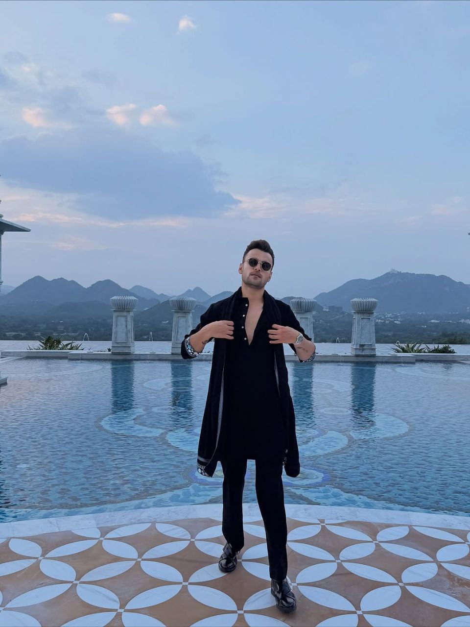 Black Indo-Western Kurta Ensemble with Embellished Stole