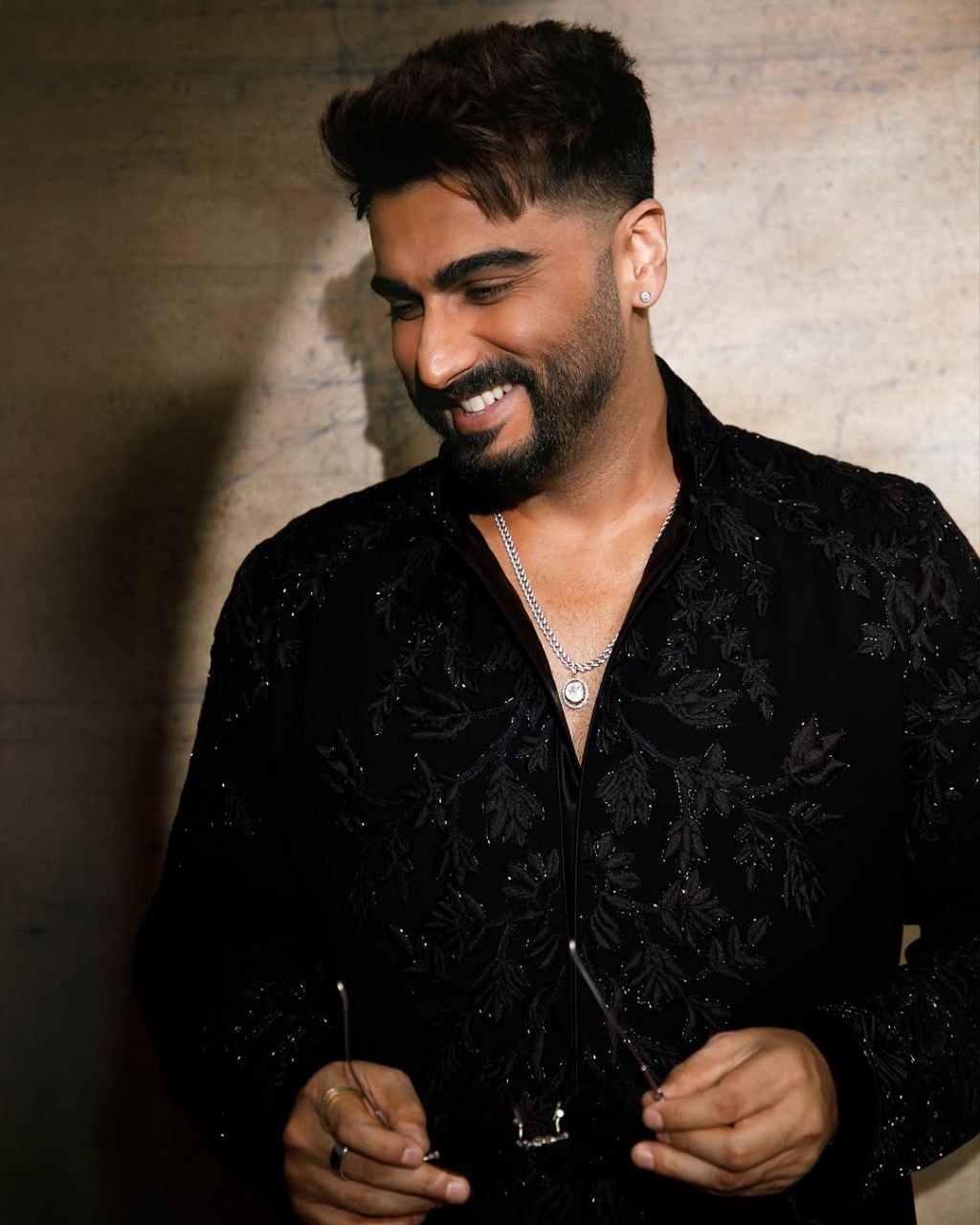 Black Motif Embroidered Kurta Det