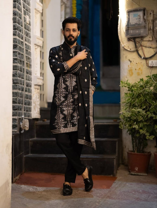 Foral Embroidered Kurta Pyjama with Stole