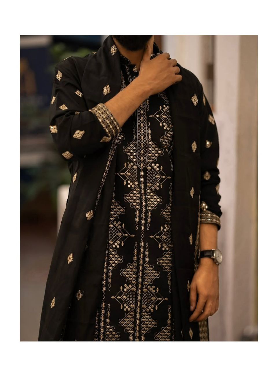 Foral Embroidered Kurta Pyjama with Stole