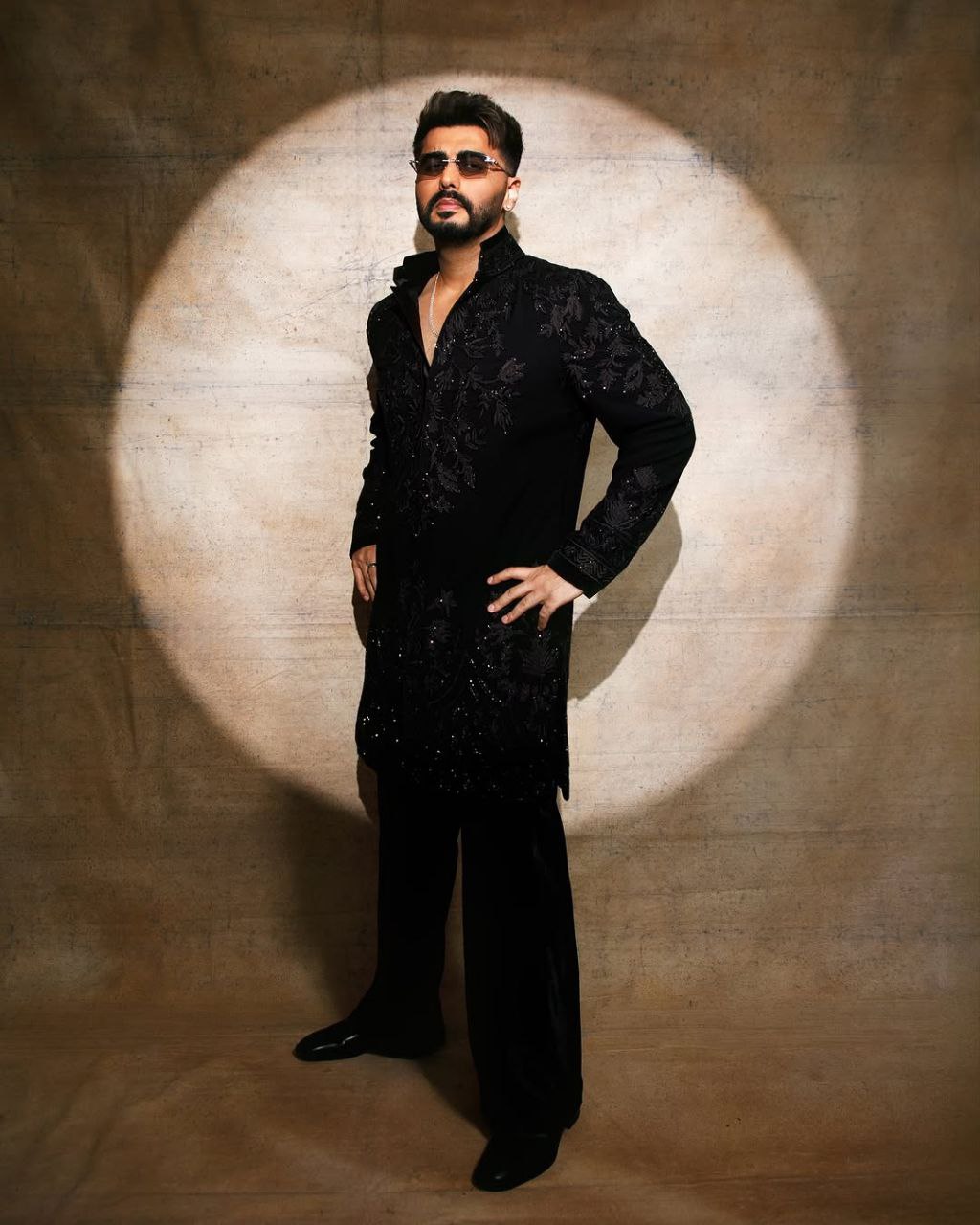 Black Motif Embroidered Kurta Det